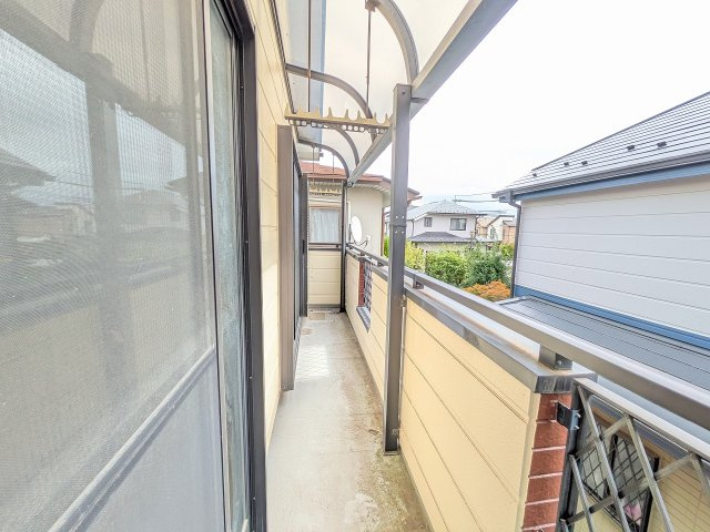八王子市　丸山町　中古戸建てのバルコニー|～2部屋から出入り可能なバルコニー～