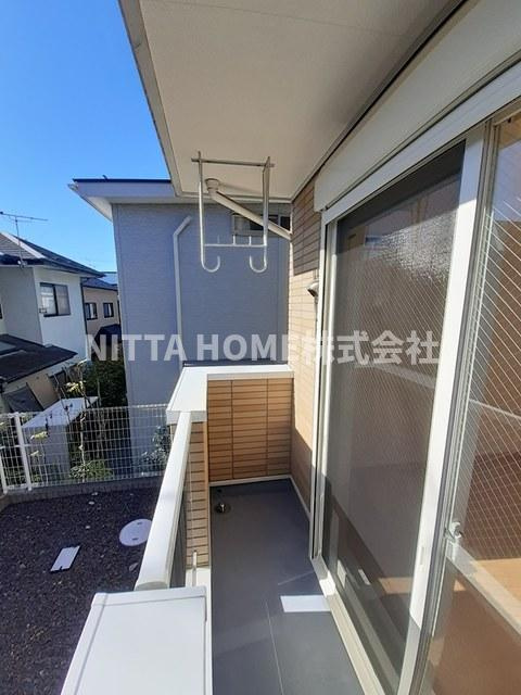 フリーデン　ハウスのバルコニー|バルコニー付きで洗濯物も干せますね＊