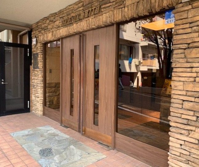 フェニックス新宿７丁目のエントランス