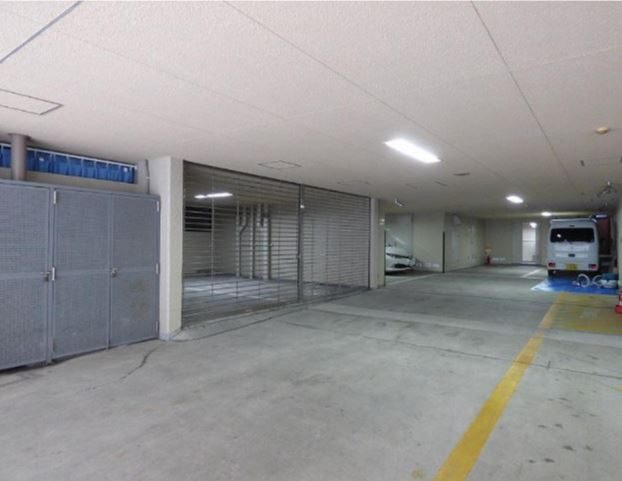 グランドメゾン船場の駐車場