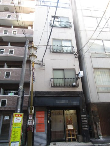 新宿区西早稲田１丁目のビルの外観