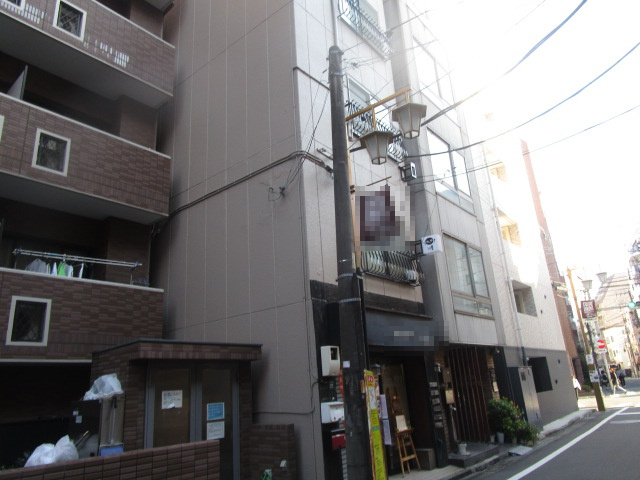 新宿区西早稲田１丁目のビル