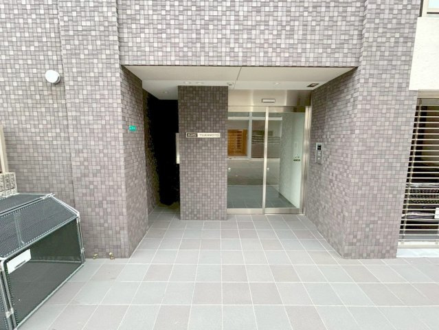 フラッツ塚本のエントランス