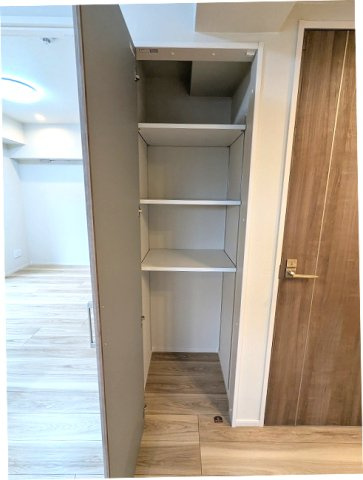 URBAN PARK浅草Ⅱの設備|リビングの収納です