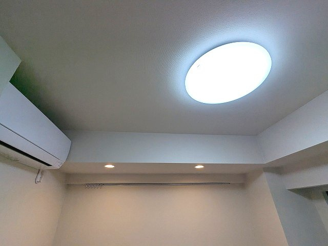 URBAN PARK浅草Ⅱの設備|リビングと独立した4.7帖洋室
リビングと各洋室にエアコンと照明・ダウンライト付
インターネット無料