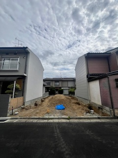 交野市松塚　第1期　売土地の前面道路含む現地写真