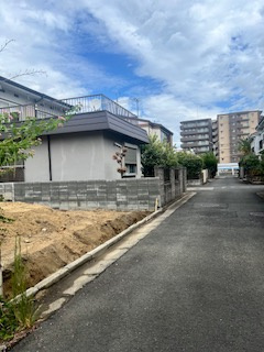 交野市松塚　第1期　売土地の前面道路含む現地写真