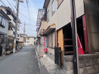 交野市私部４丁目土地の前面道路含む現地写真