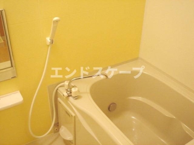 グリシーヌの浴室|ユニットバス
高崎、前橋のお部屋探しはエンドスケープまで！お客様の理想お聞かせ下さい♪