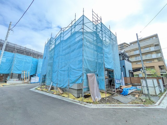八王子市　大和田町　新築一戸建て　１０期の駐車場|～並列2台駐車可能カースペース付き～