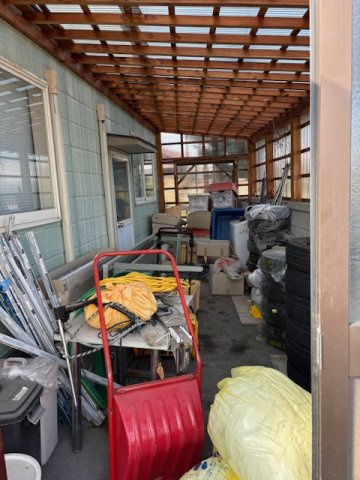 敷地ＢＩＧな２５４坪★鉄骨造の倉庫兼事務所★敷地内駐車１０台以上可能★高島市今津町のその他|倉庫