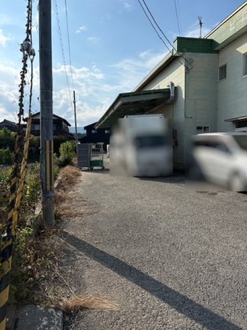 敷地ＢＩＧな２５４坪★鉄骨造の倉庫兼事務所★敷地内駐車１０台以上可能★高島市今津町の駐車場|駐車場スペース