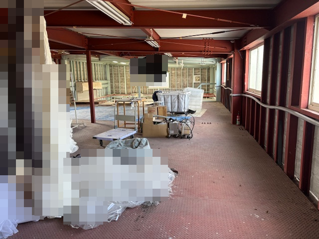 敷地ＢＩＧな２５４坪★鉄骨造の倉庫兼事務所★敷地内駐車１０台以上可能★高島市今津町のその他|作業場