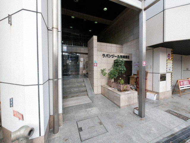 ラパンジール恵美須２のエントランス