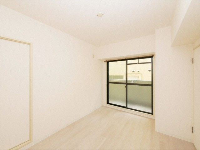 ラパンジール恵美須２の洋室