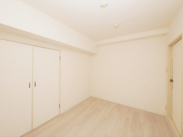 ラパンジール恵美須２の洋室