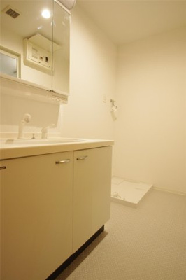 【洗面所】 | Spring長嶺南 | ゆったりとスペースのある洗面所