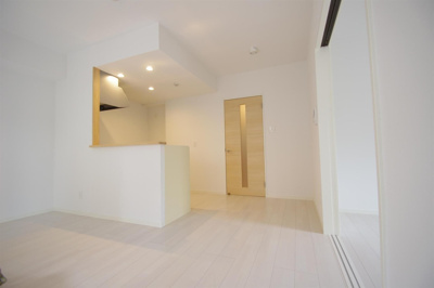 【居間・リビング】 | Spring長嶺南 | リビングです