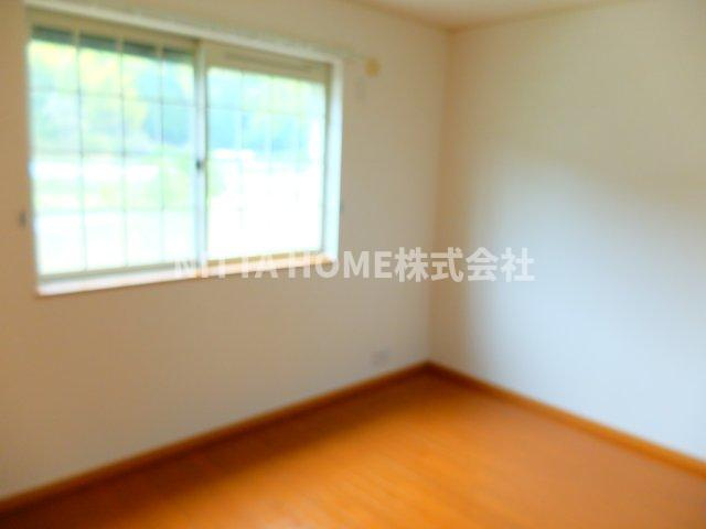 ベェル　ヴェルの洋室|6帖の洋室が2室あります(^^)/