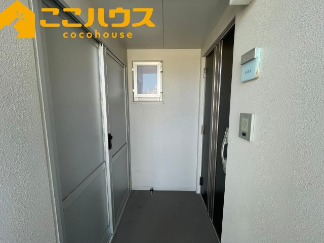 ディアコート識名の玄関