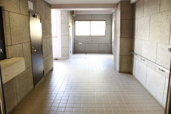 モーニングパーク朝霞のロビー