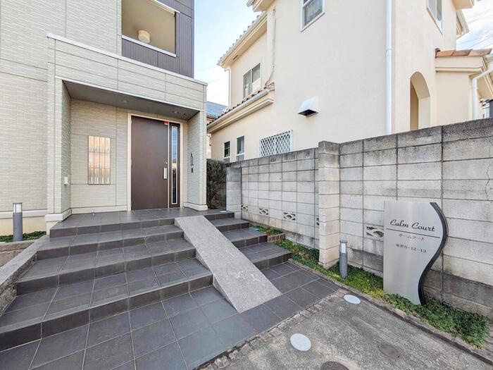 カームコートのエントランス