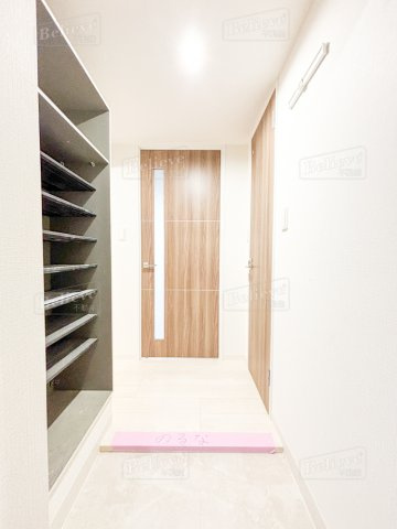 GOTOビルディングの玄関|シューズボックス付きの玄関☆