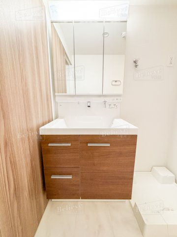 GOTOビルディングの洗面所|綺麗で明るい洗面所です☆