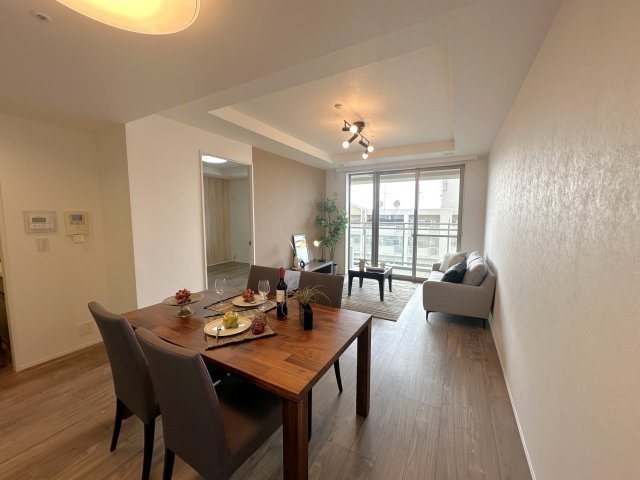 クロスタワー大阪ベイの居間・リビング|リビングダイニング