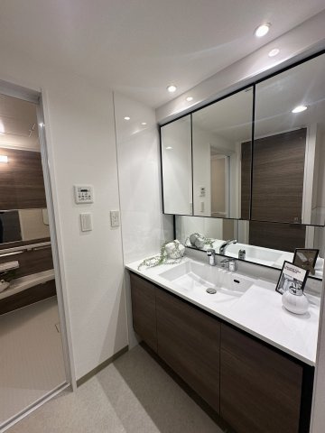 クロスタワー大阪ベイの独立洗面台|洗面化粧台