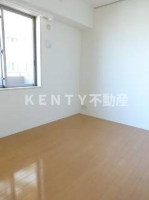 【居間・リビング】 | ジョイスコート | 明るい玄関です