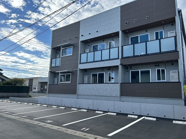 熊本市東区小山５丁目のアパートの駐車場
