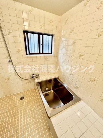 北石切町一戸建の浴室