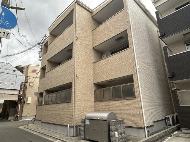 セレニティ桜之町東A棟の外観
