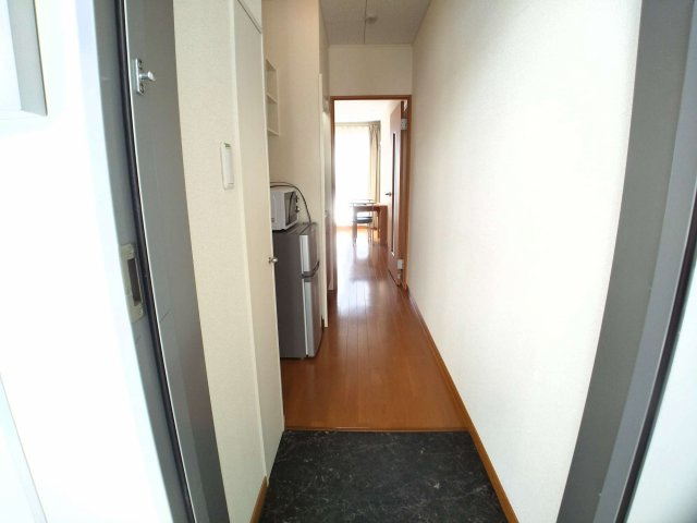 レオパレス旭ヶ丘の玄関|玄関ドアは防犯サムターン設置