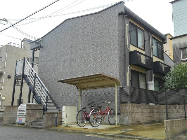 レオパレス旭ヶ丘の外観