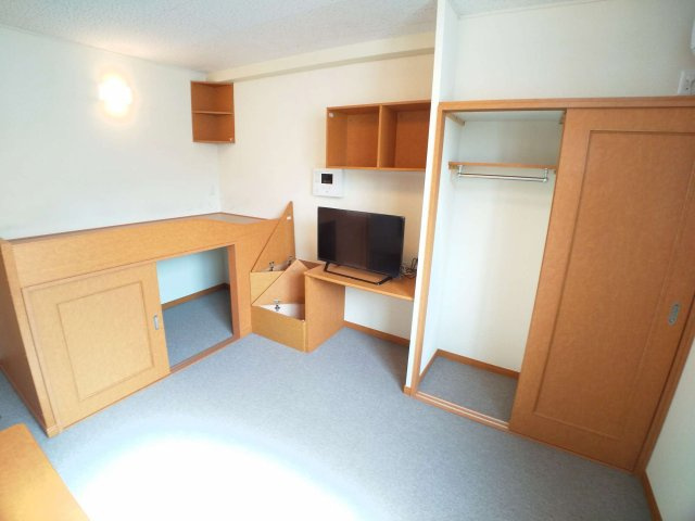 レオパレス旭ヶ丘の内装|豊富な収納スペース