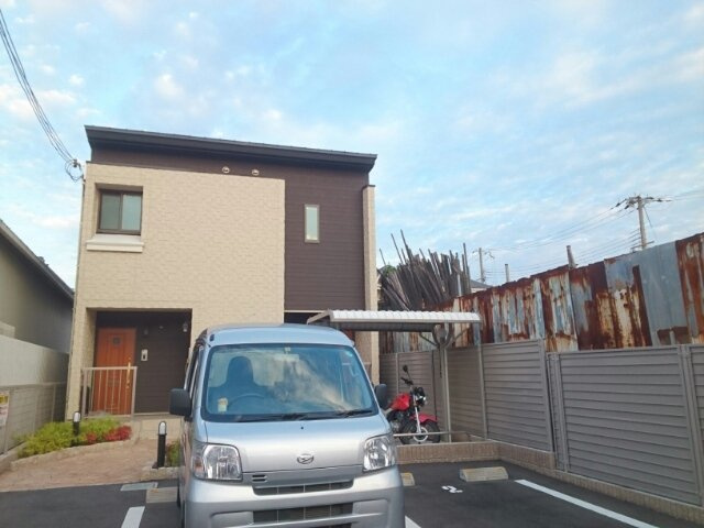 フェリオ津久野の駐車場