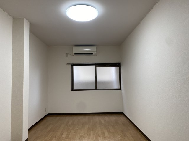 三国ヶ丘MTハイツの居間・リビング|別室になります。