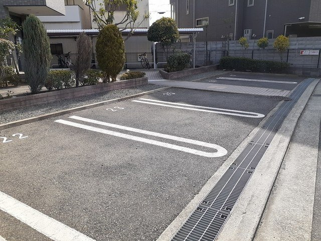 アンソレイエの駐車場