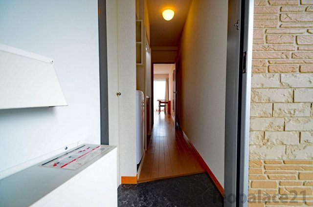 レオパレスＫＳＰＩＲＩＴ　桜の玄関