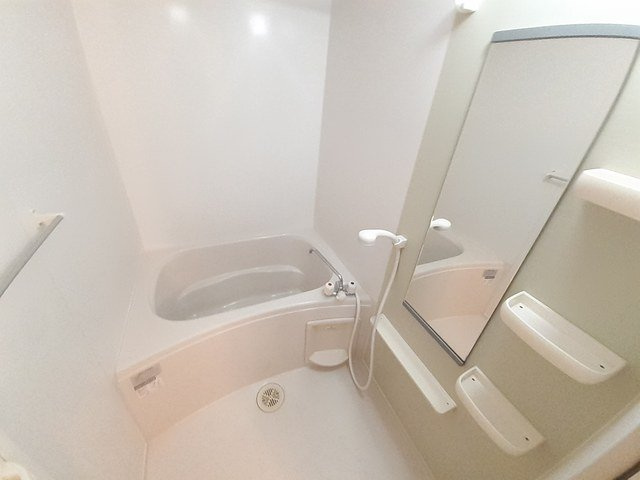 アイリィー　ビューの浴室