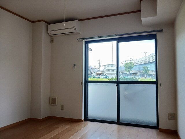 サニーコートの居間・リビング