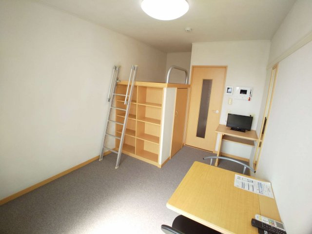 レオパレスヴィラモンドの寝室|使いやすく機能的なお部屋