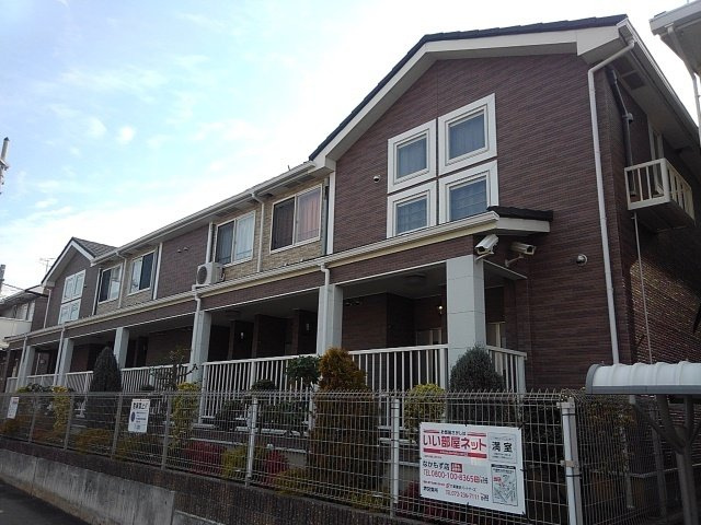 クリスタルブライトの外観