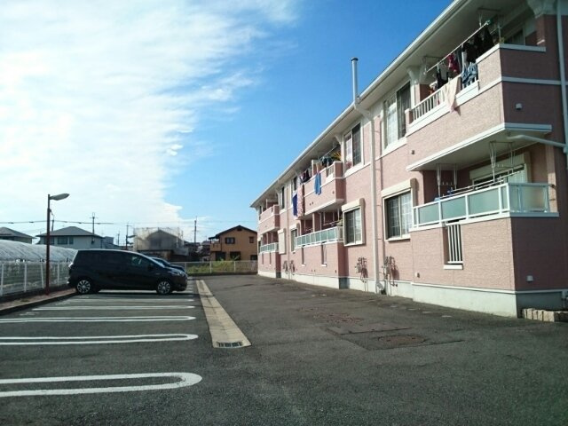 クラール・ベルＦ・Ｕの駐車場