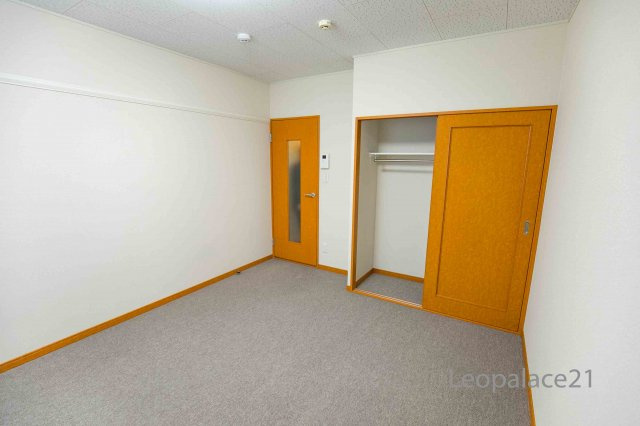 レオパレスやちよの寝室