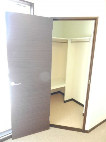 レオネクストスマイルの内装|ウォークインクローゼットつき♪