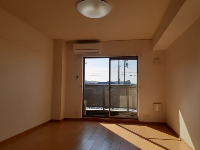 インヴィテ・ボヌ－ルⅠ番館の居間・リビング