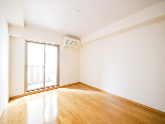 サヴォイテンジンスクワイヤー　２階の居間・リビング|別号室のものになります。現状優先。